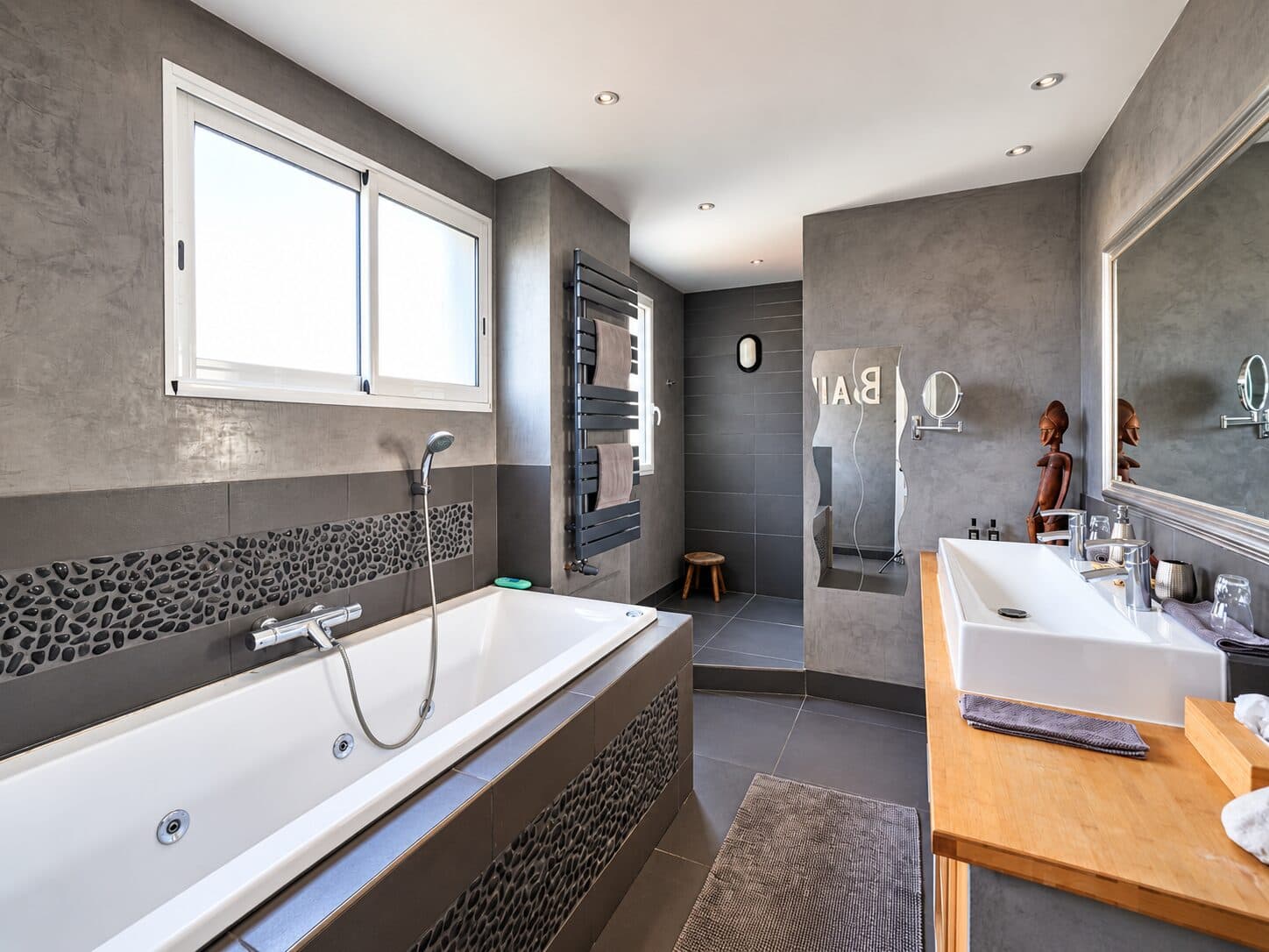 Sole agency - Family villa with exceptional volumes — photo 17