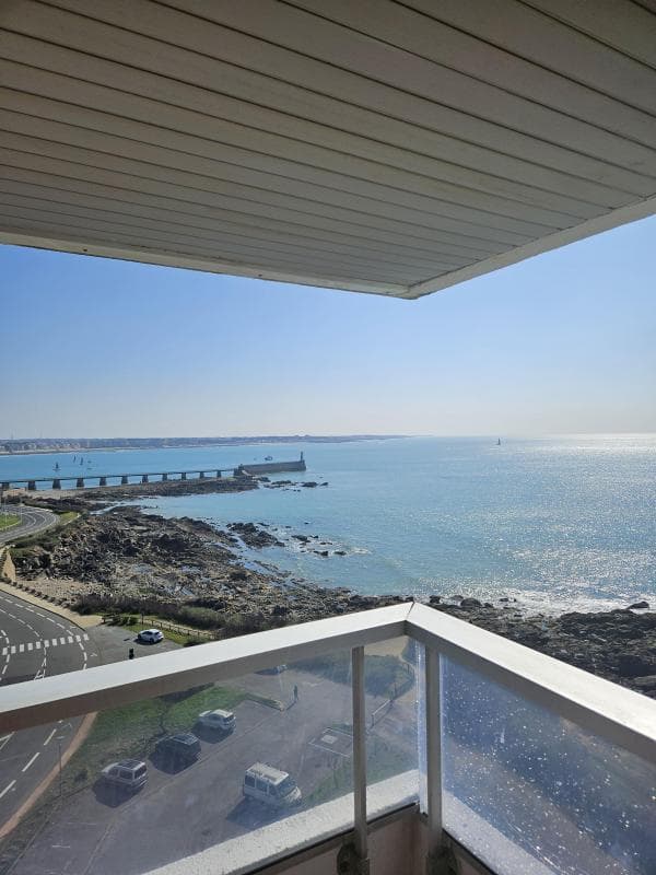 T3 71m² • Vue mer panoramique • Corniche 8e étage • Cave & Parking — photo 4