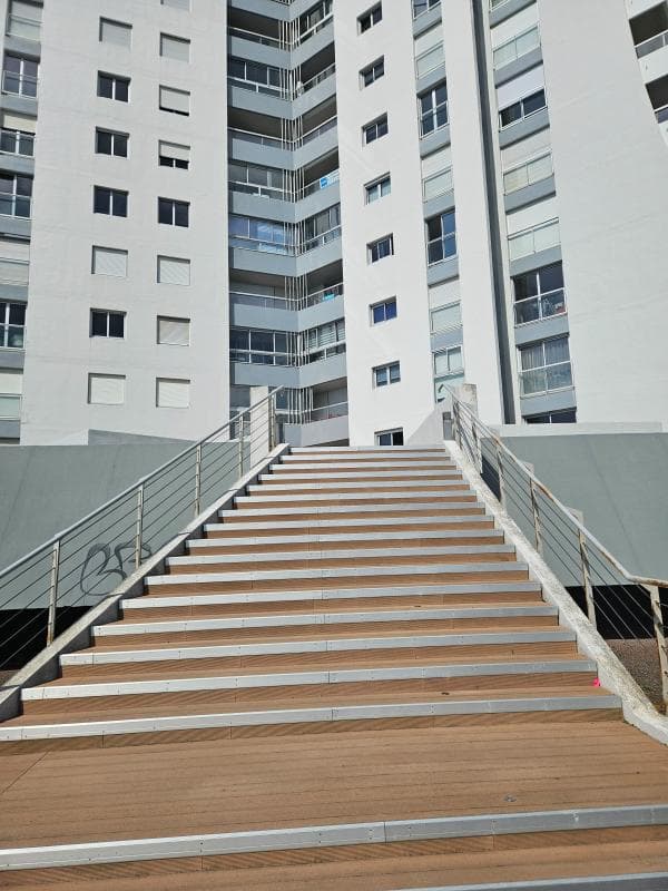 T3 71m² • Vue mer panoramique • Corniche 8e étage • Cave & Parking — photo 7