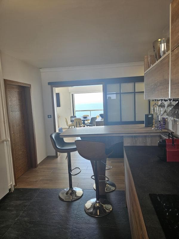 T3 71m² • Vue mer panoramique • Corniche 8e étage • Cave & Parking — photo 8