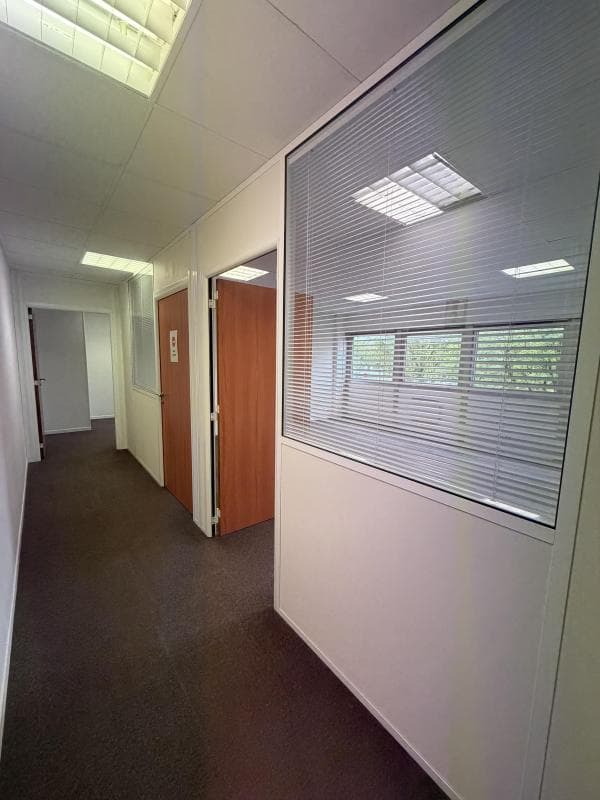Plateau de bureaux 280 m² - Montigny-le-Bretonneux — photo 7