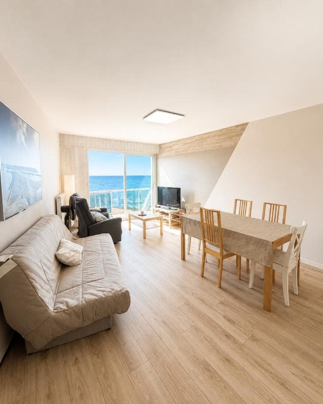 T3 apartment with panoramic sea view - top floor - Les Sables-d'Olonne — photo 2