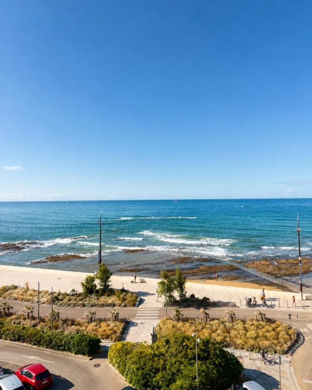 T3 apartment with panoramic sea view - top floor - Les Sables-d'Olonne — photo 4